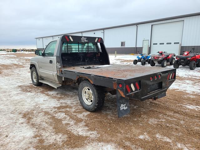 Image of Chevrolet 2500 equipment image 3