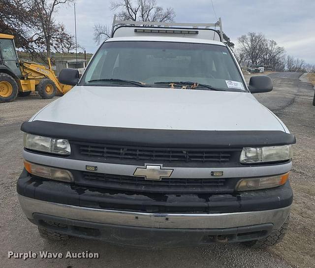 Image of Chevrolet 2500 equipment image 1