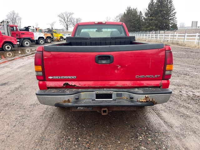 Image of Chevrolet 2500 equipment image 3