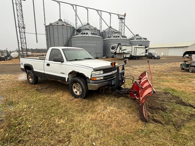 Image of Chevrolet 2500 equipment image 2