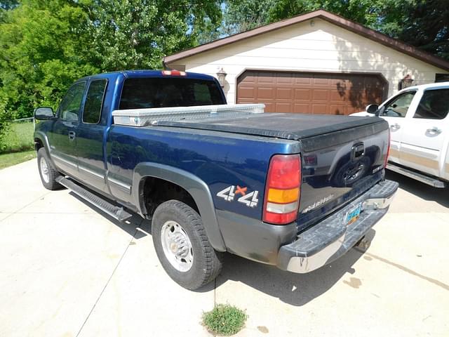 Image of Chevrolet 2500HD equipment image 4