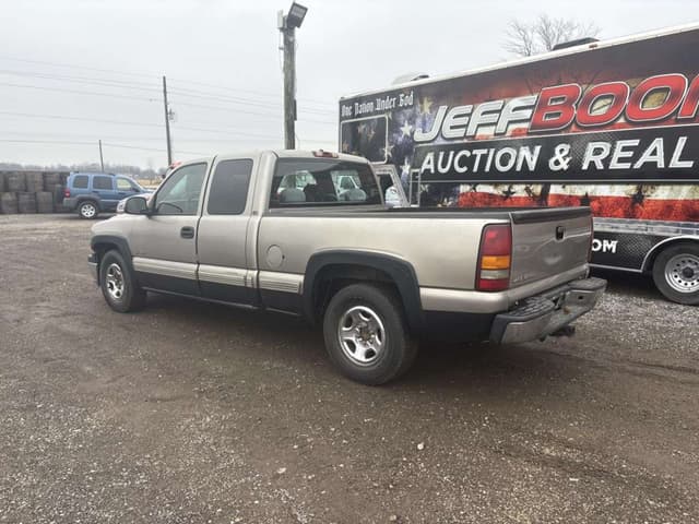 Image of Chevrolet 1500 equipment image 2