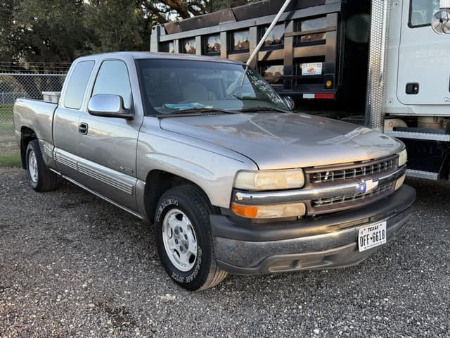Image of Chevrolet Silverado equipment image 1