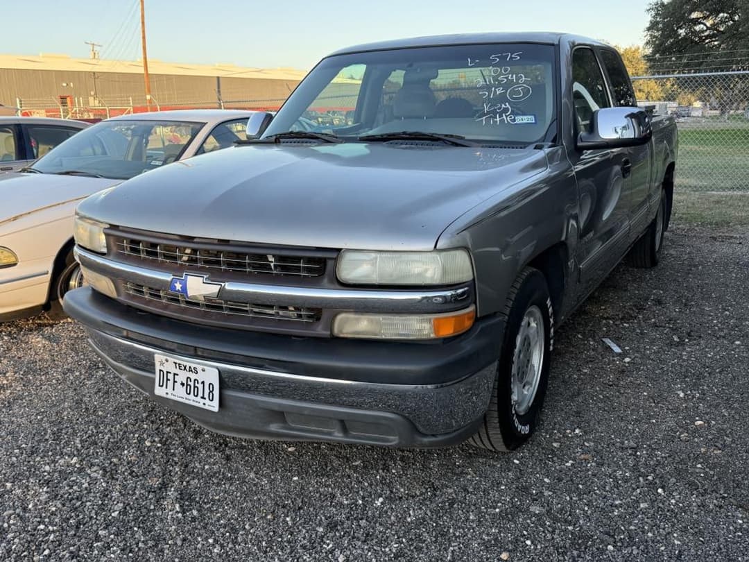 Image of Chevrolet Silverado Primary image