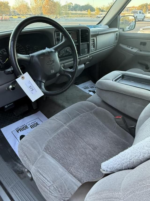 Image of Chevrolet Silverado equipment image 4