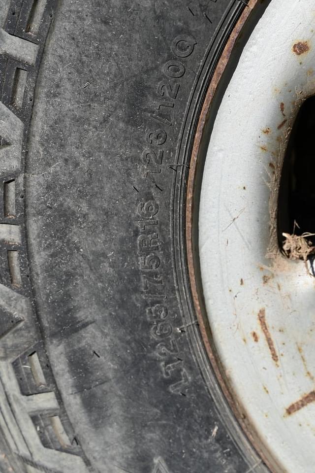 Thumbnail image Chevrolet 2500 21