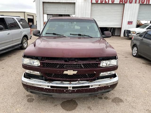 Image of Chevrolet Silverado equipment image 2