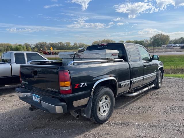 Image of Chevrolet 1500 equipment image 3