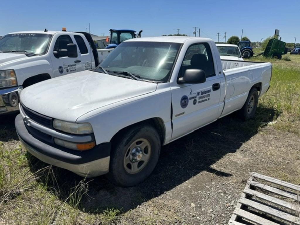2000 Chevrolet 1500 Equipment Image0