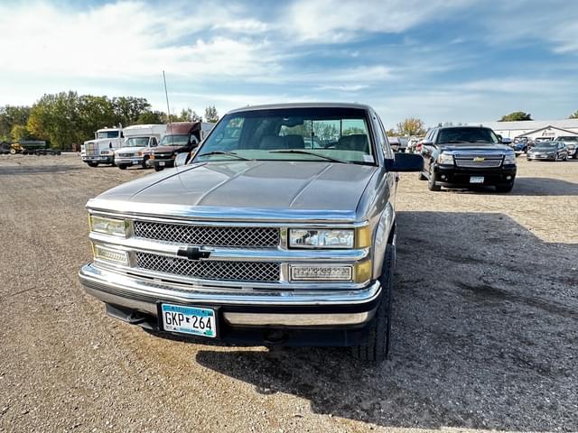Image of Chevrolet 2500 equipment image 2