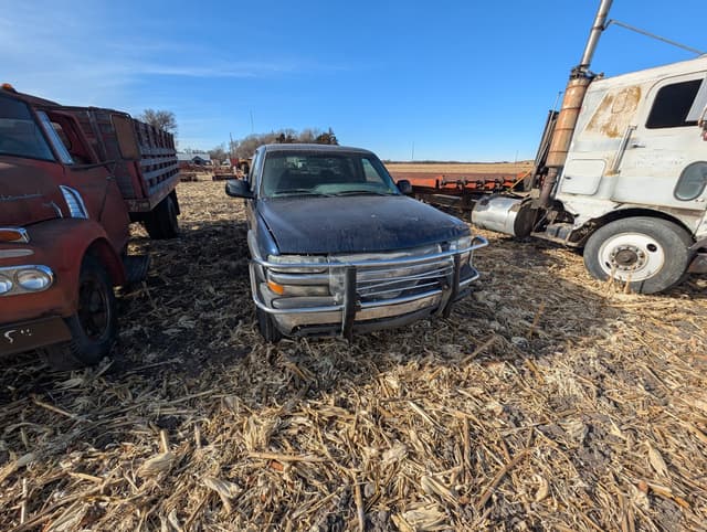 Image of Chevrolet 2500 equipment image 1