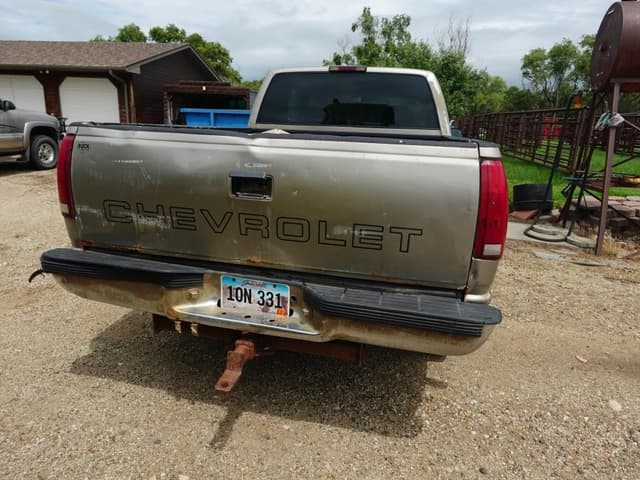 Image of Chevrolet 2500 equipment image 3
