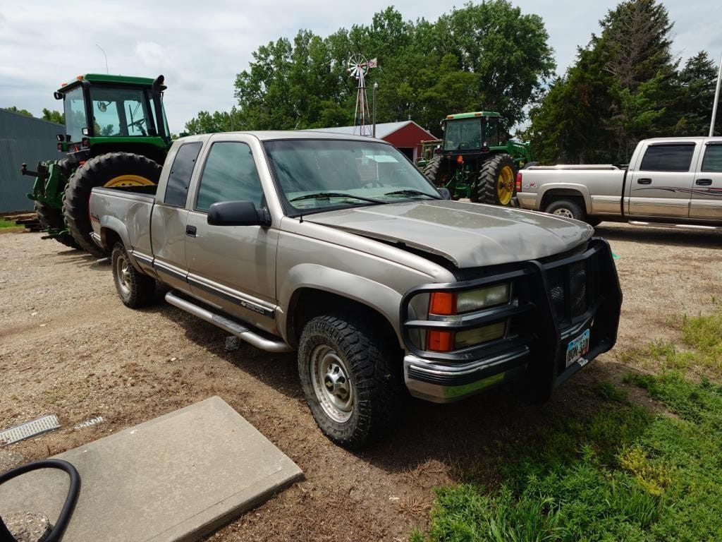 2000 Chevrolet 2500 Equipment Image0