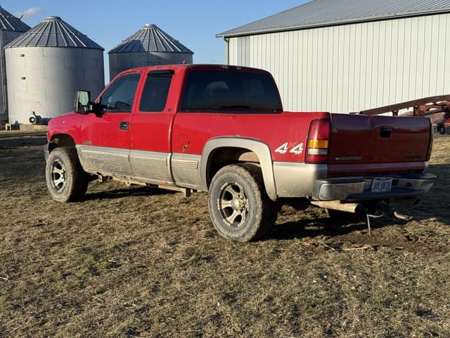 Image of Chevrolet 2500 equipment image 3