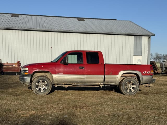 Image of Chevrolet 2500 equipment image 1