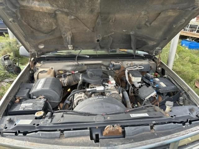 Image of Chevrolet 3500 equipment image 3