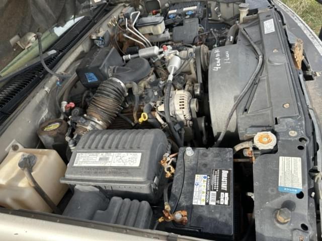 Image of Chevrolet 3500 equipment image 4