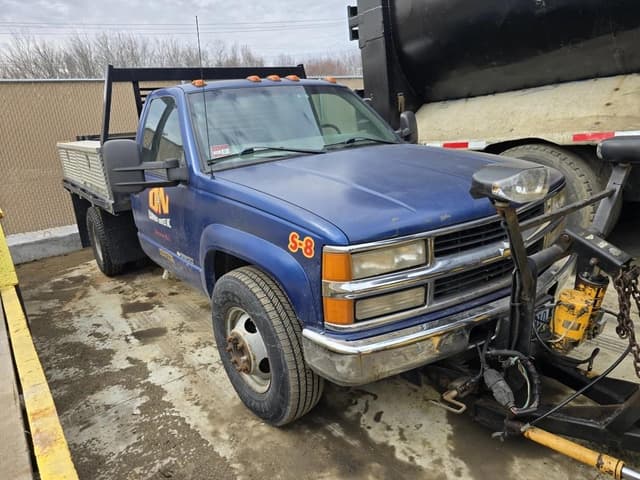Image of Chevrolet 3500 equipment image 3