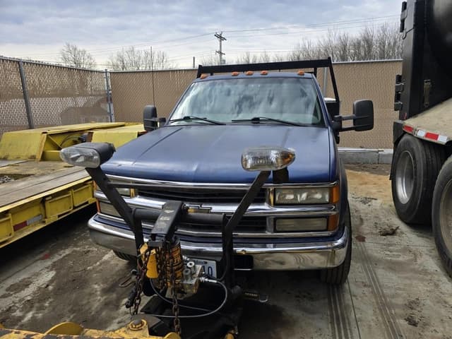 Image of Chevrolet 3500 equipment image 2