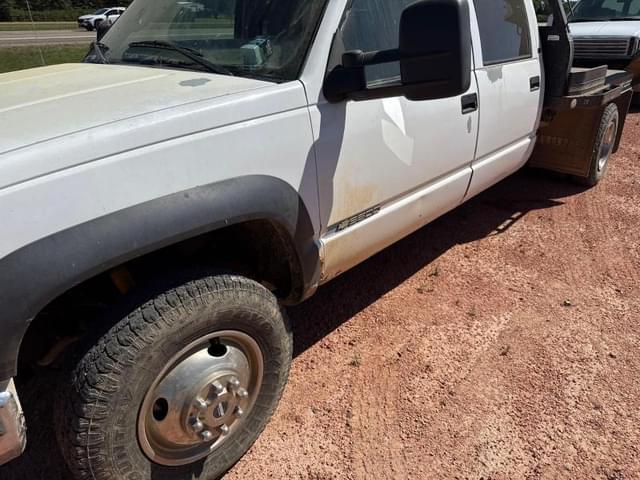Image of Chevrolet 3500 equipment image 4