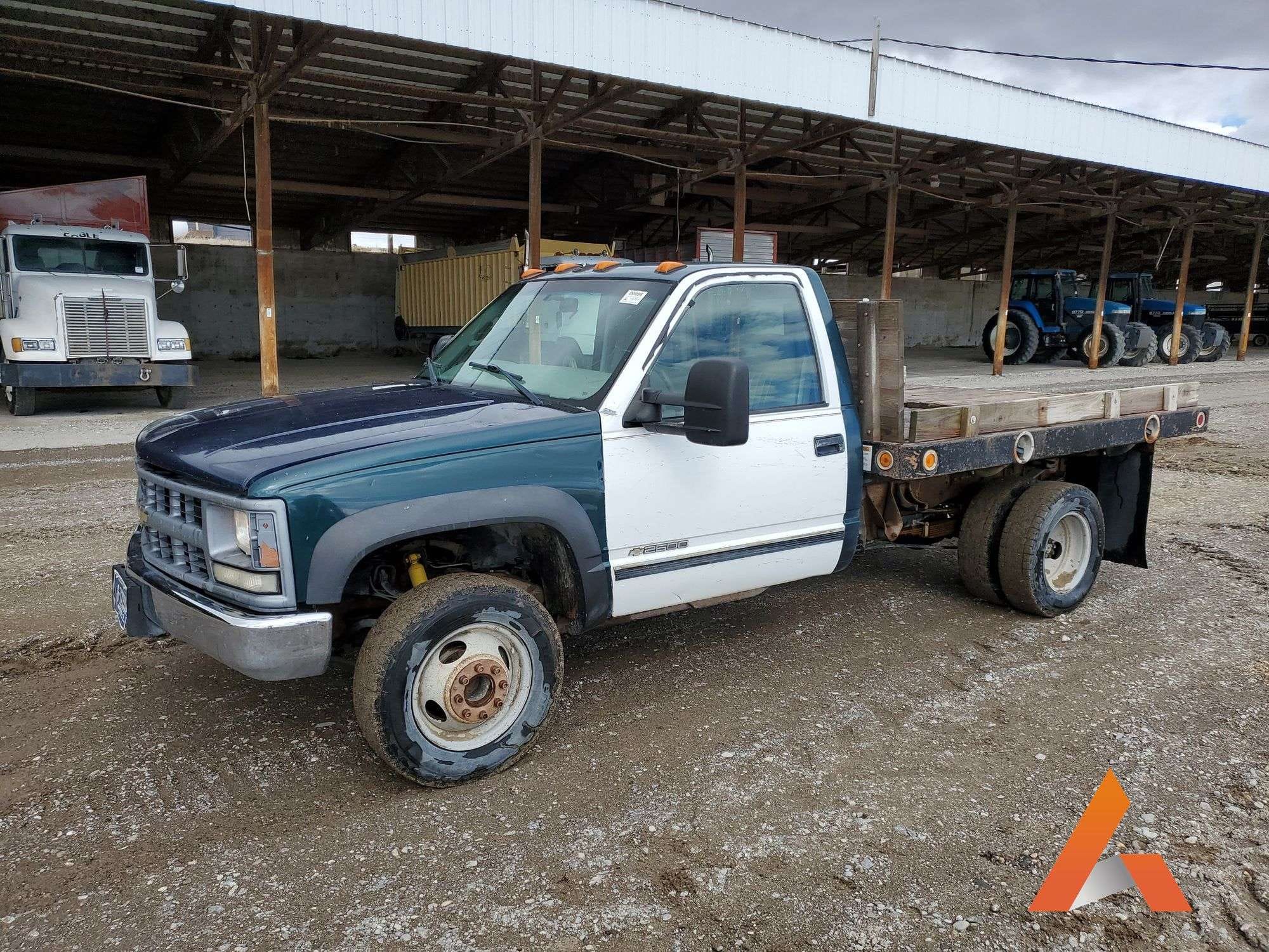 2000 Chevrolet 2500 Equipment Image0