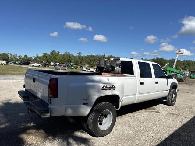 Image of Chevrolet 3500 equipment image 2