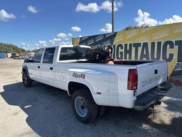Image of Chevrolet 3500 equipment image 1