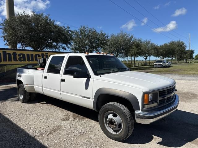 Image of Chevrolet 3500 equipment image 3