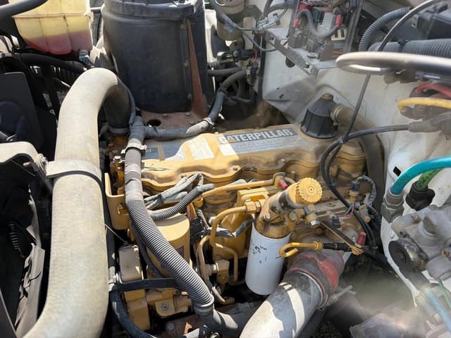 Image of Chevrolet 7500 equipment image 4