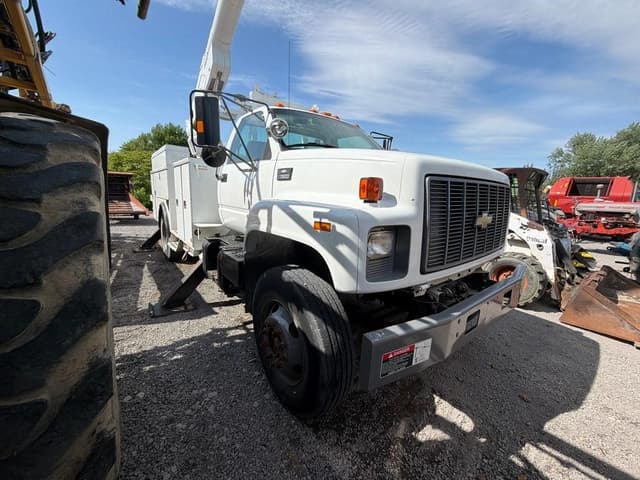 Image of Chevrolet 7500 equipment image 3