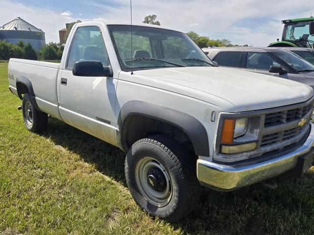 Image of Chevrolet C2500 equipment image 2