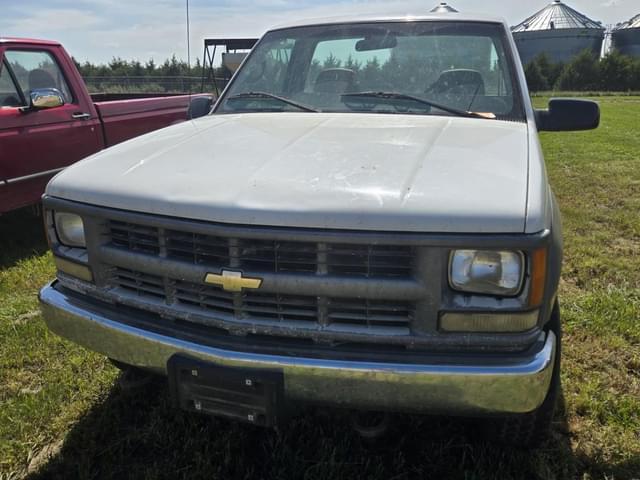 Image of Chevrolet C2500 equipment image 1