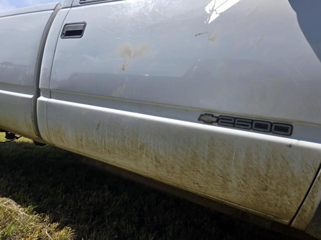 Image of Chevrolet C2500 equipment image 4