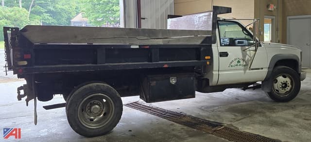 Image of Chevrolet 3500HD equipment image 3