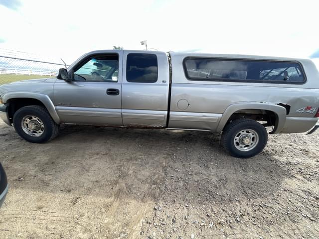 Image of Chevrolet 2500 equipment image 2