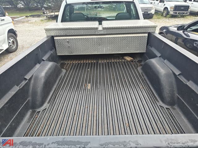 Image of Chevrolet 2500 equipment image 4