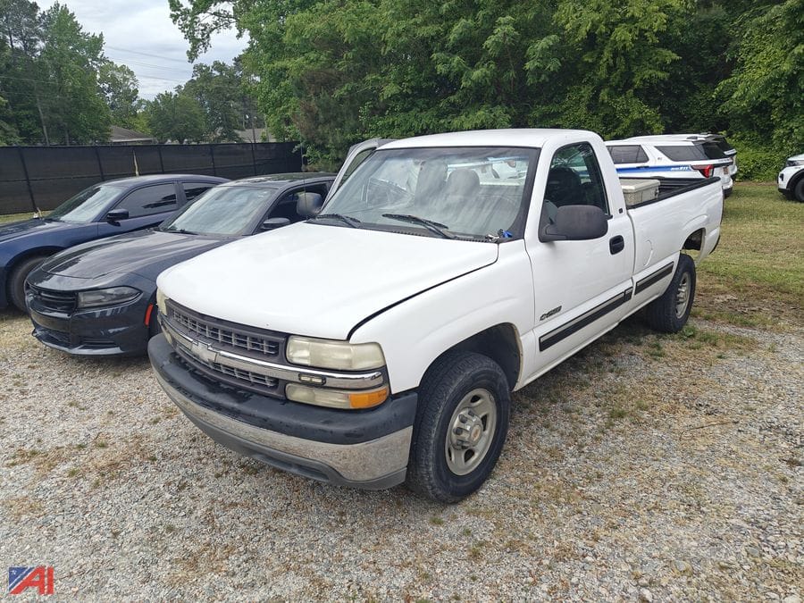 2000 Chevrolet 2500 Equipment Image0
