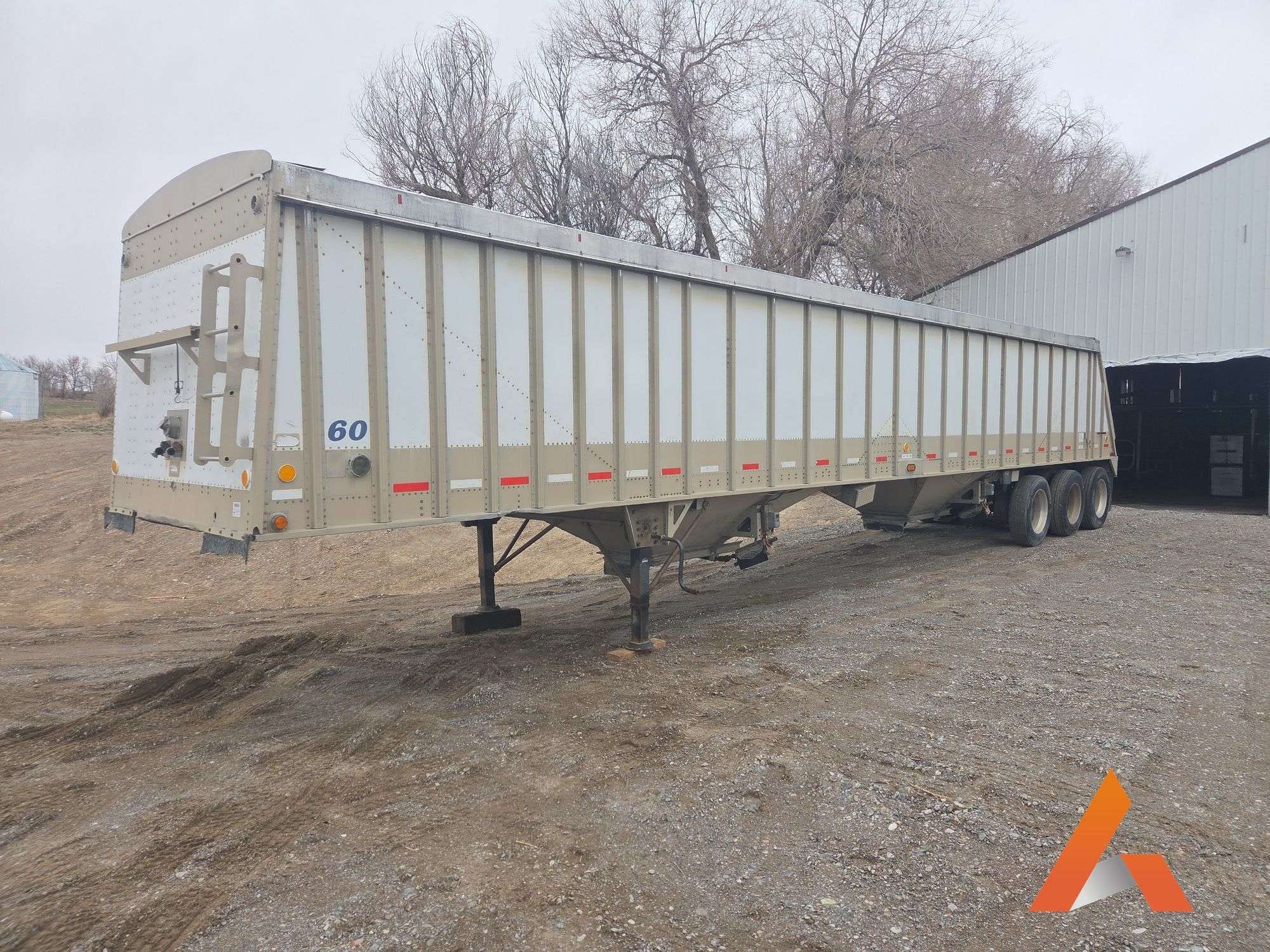 2000 Corn Husker 800 Equipment Image0