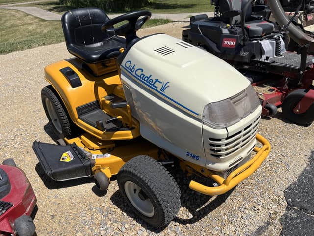 Image of Cub Cadet 2186 equipment image 2