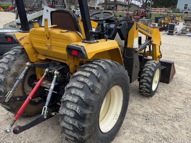 Image of Cub Cadet 7305 equipment image 3