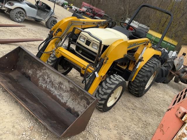 Image of Cub Cadet 7305 equipment image 1