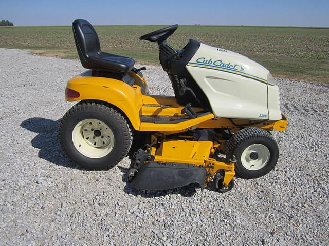 Image of Cub Cadet 3206 equipment image 3