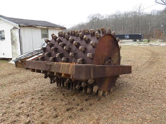 Image of Custom Built Towable Pad Foot Roller equipment image 2