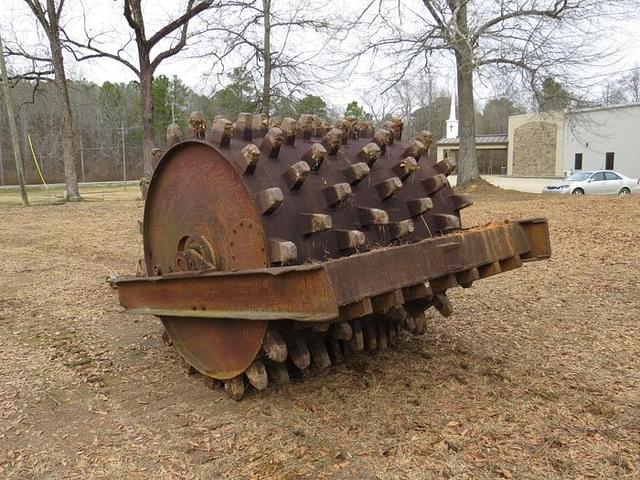 Image of Custom Built Towable Pad Foot Roller equipment image 3