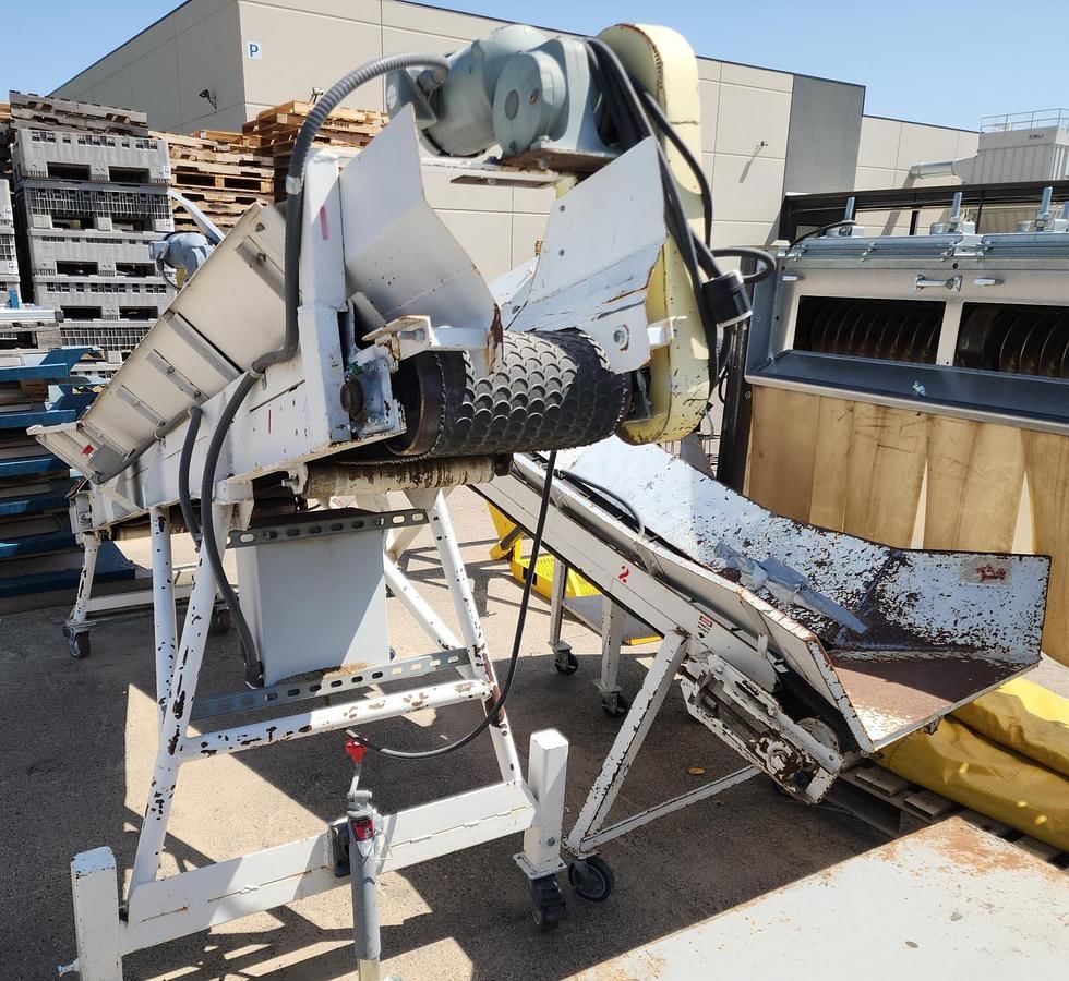 2000 Custom Built Incline Conveyor Equipment Image0