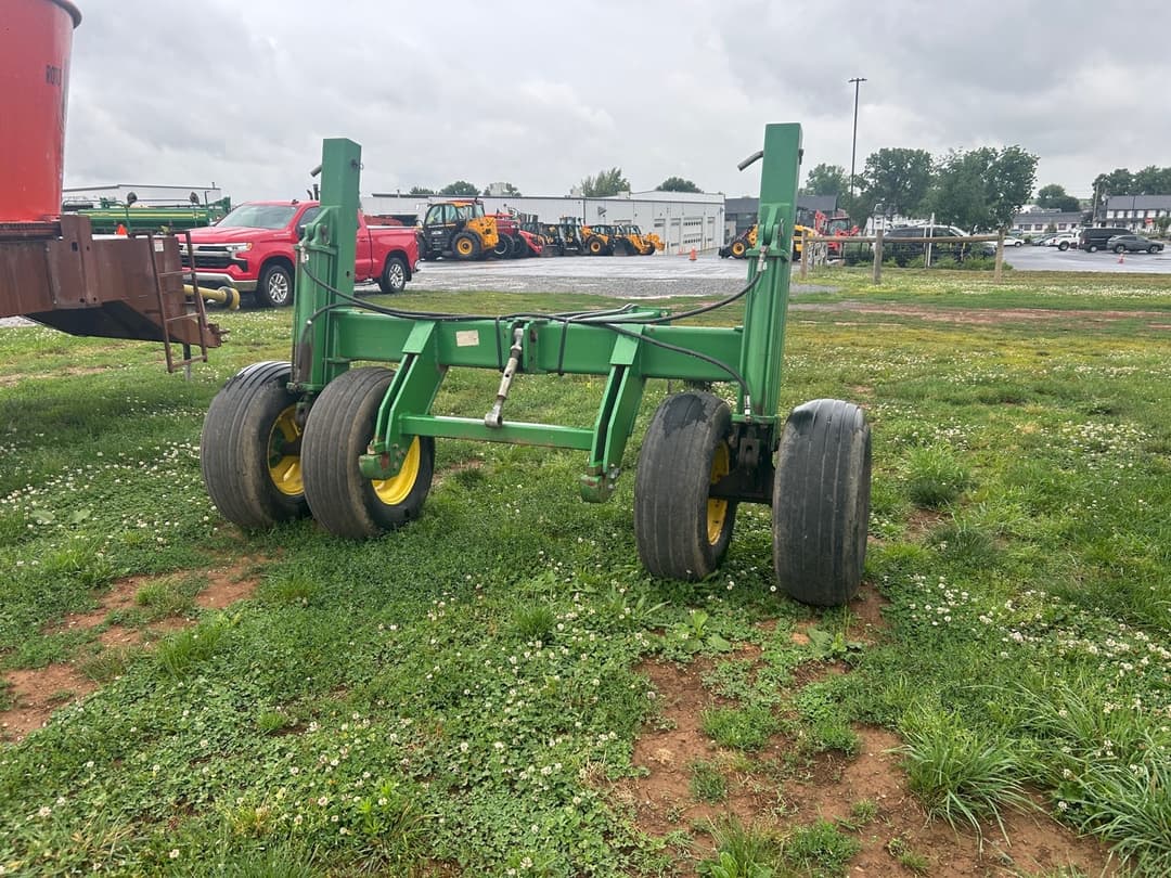 Image of John Deere 1570 Image 0