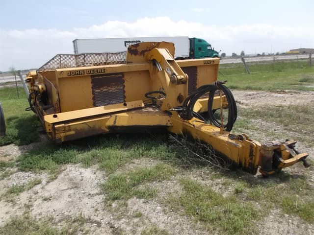 Image of John Deere 1812C equipment image 2