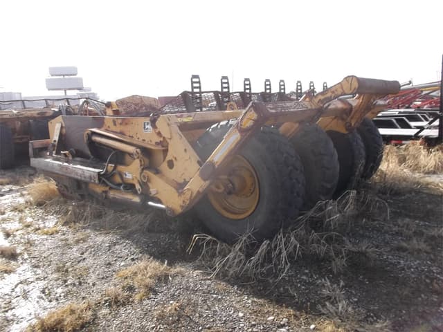 Image of John Deere 1812C equipment image 3