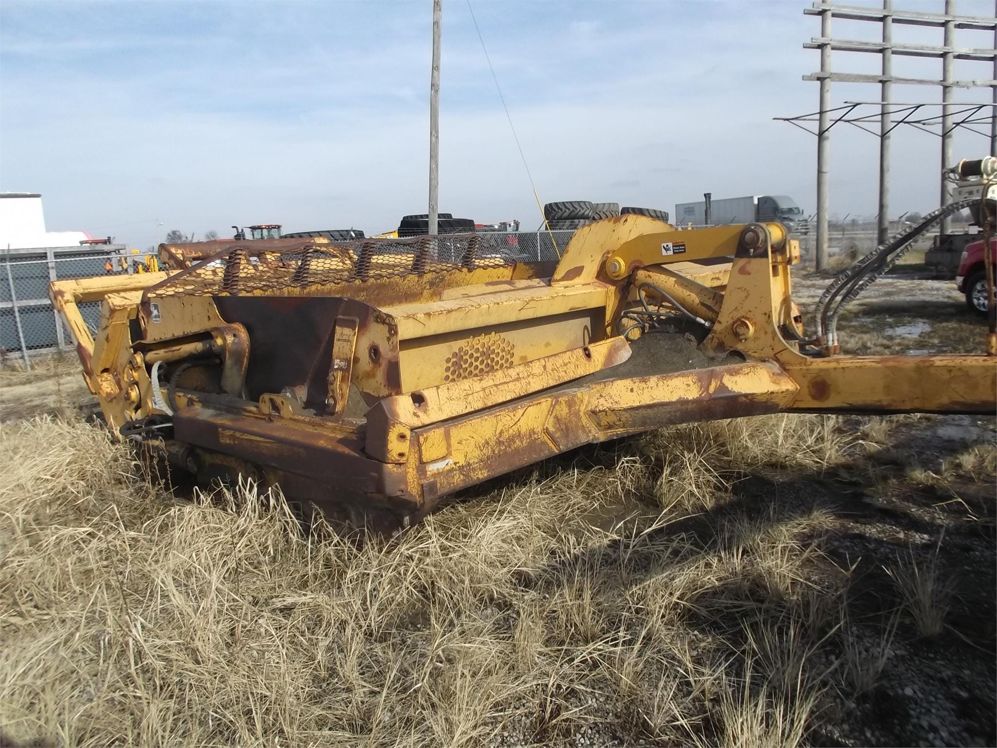 2000 John Deere 1812C Equipment Image0