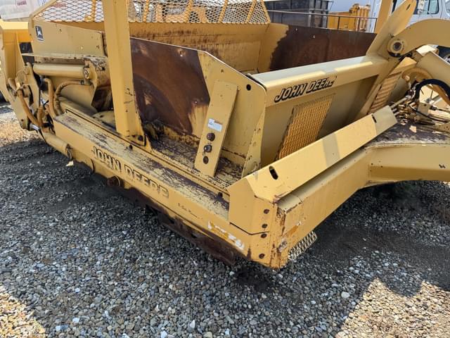 Image of John Deere 1812C equipment image 4